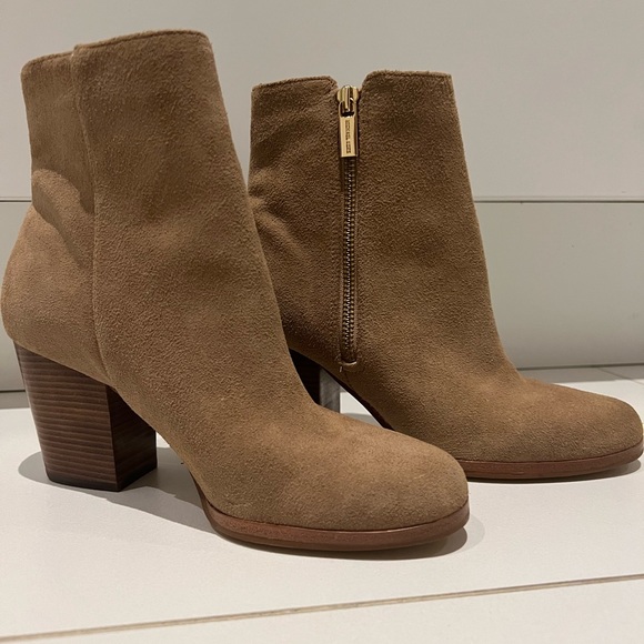 Tan Michael Kors Ankle Booties- like new! Size 7 - Picture 1 of 10